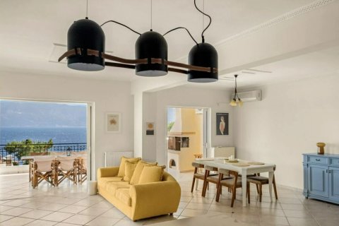 3 bedrooms Apartment in Achaea, Greece No. 109398 1