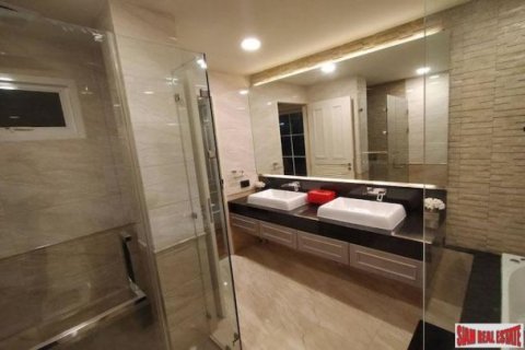 4 bedrooms Townhouse in Pattaya, Thailand No. 97027 14