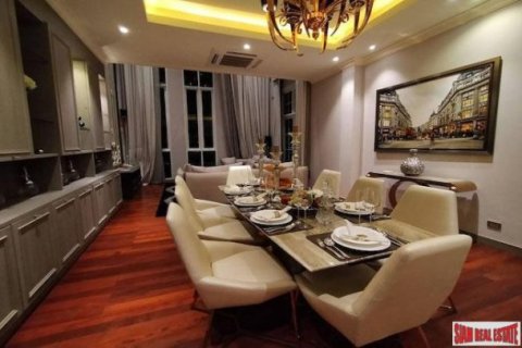 4 bedrooms Townhouse in Pattaya, Thailand No. 97027 12