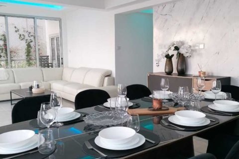 3 bedrooms Apartment in Germasogeia, Cyprus No. 70793 2