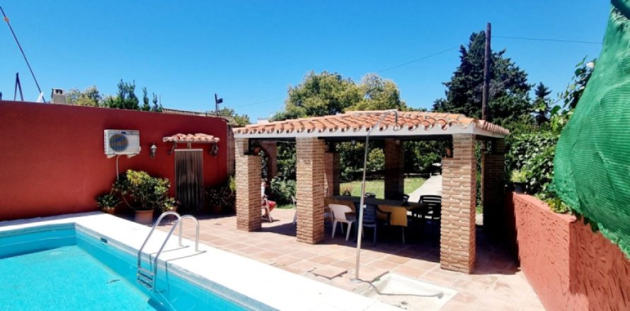 3 dormitorios House en Cortes (San Pedro De Alcantara), Spain No. 92338