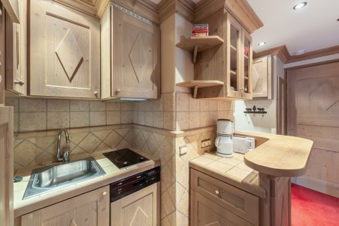 2 bedrooms Apartment in Courchevel, France No. 99726 3