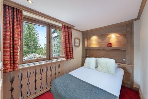 2 bedrooms Apartment in Courchevel, France No. 99726 8
