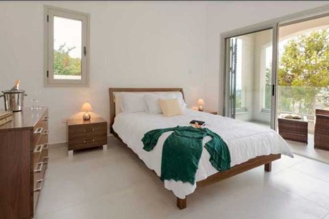 4 bedrooms Villa in Tala, Cyprus No. 70028 4
