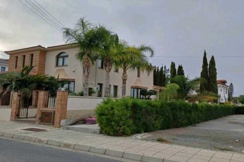 4 bedrooms House in Aradippou, Cyprus No. 101287 1