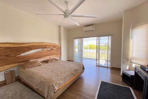 4 bedrooms House in Chiang Mai, Thailand No. 98185 8