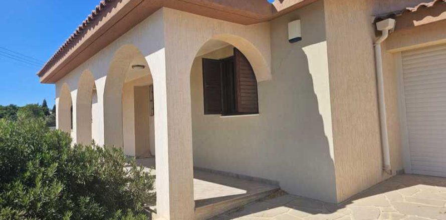 3 bedrooms House in Parekklisia, Cyprus No. 62705