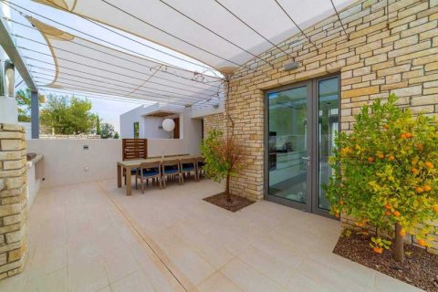 4 bedrooms Villa in Tsada, Cyprus No. 29104 2