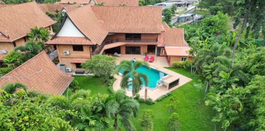 Studio Villa in Pattaya, Thailand No. 97278