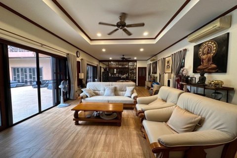 600m² Villa in Pattaya, Thailand No. 97278 5