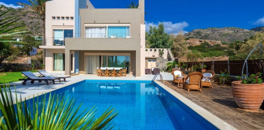 4 bedrooms House in Lasithi, Greece No. 24135