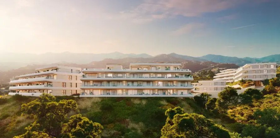 4 bedrooms Bungalow in Estepona, Spain No. 111201