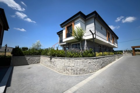 4 bedrooms Villa in Silivri, Turkey No. 129767