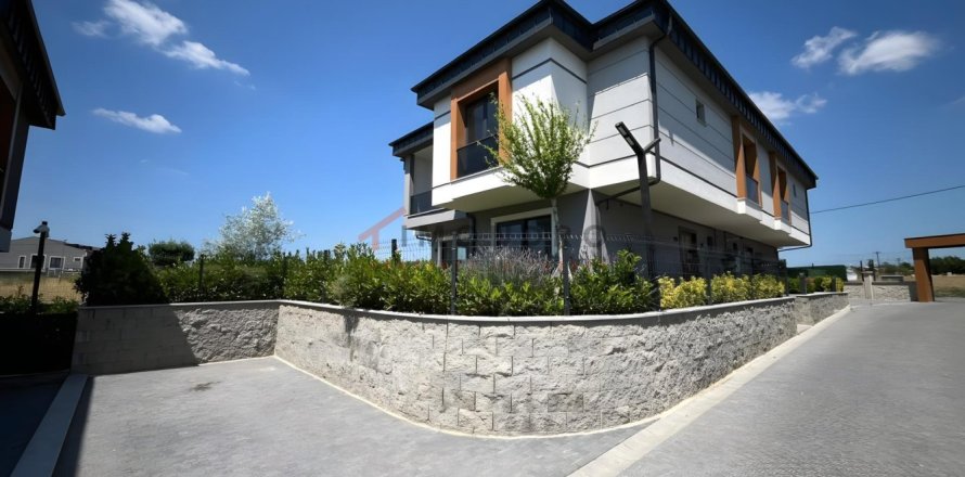 4 bedrooms Villa in Silivri, Turkey No. 129767