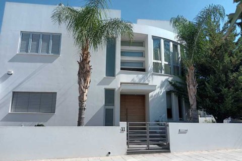 3 bedrooms House in Strovolos, Cyprus No. 31838 2