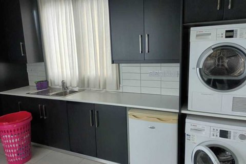 3 bedrooms House in Strovolos, Cyprus No. 31838 9