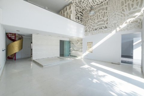 2130m² Commercial property in Nicosia, Cyprus No. 105111 6