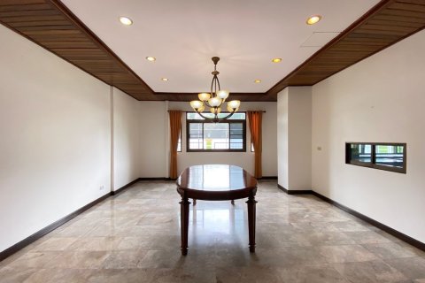 6 bedrooms House in Chiang Mai, Thailand No. 1403 8