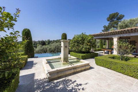 5 bedrooms Villa in Mougins, France No. 100304 6