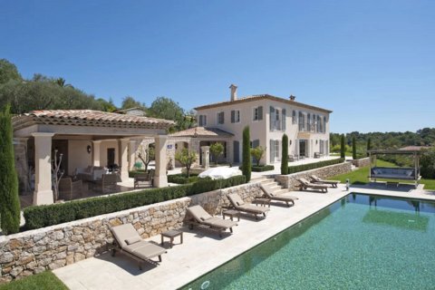 5 bedrooms Villa in Mougins, France No. 100304 1