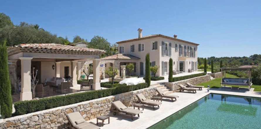 5 bedrooms Villa in Mougins, France No. 100304