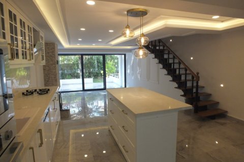 4 bedrooms Villa in Nong Ha, Vietnam No. 15196 2