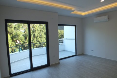 4 bedrooms Villa in Nong Ha, Vietnam No. 15196 16