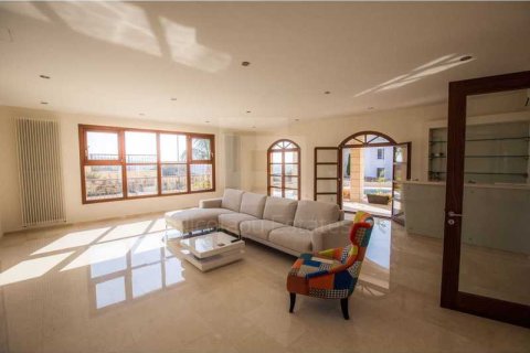 7 bedrooms House in Germasogeia, Cyprus No. 30820 7