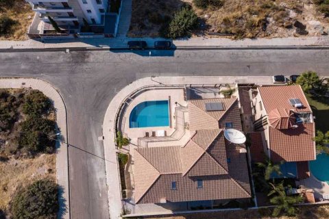 7 bedrooms House in Germasogeia, Cyprus No. 30820 6