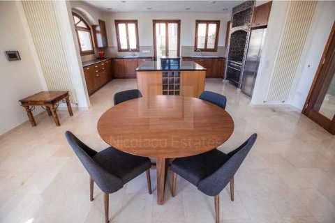 7 bedrooms House in Germasogeia, Cyprus No. 30820 16