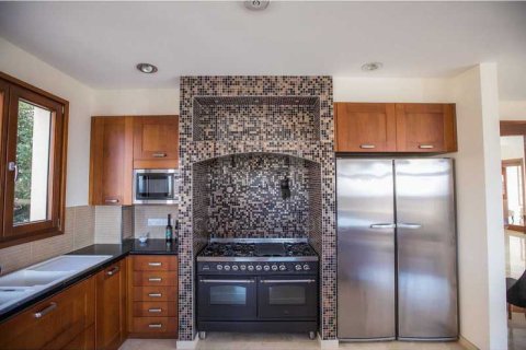 7 bedrooms House in Germasogeia, Cyprus No. 30820 15