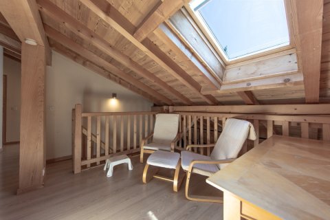 8 bedrooms House in Morzine, France No. 99632 10