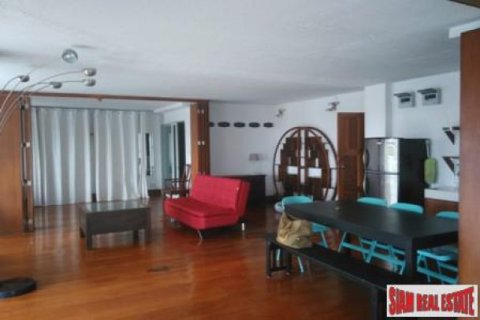 2 bedrooms House in Bangkok, Thailand No. 96518 10