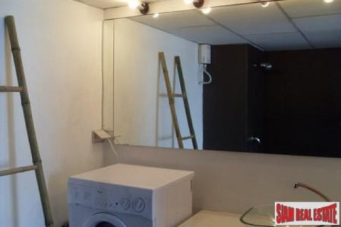 2 bedrooms House in Bangkok, Thailand No. 96518 2