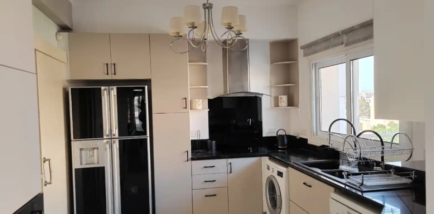 4 bedrooms Penthouse in Germasogeia, Cyprus No. 65907