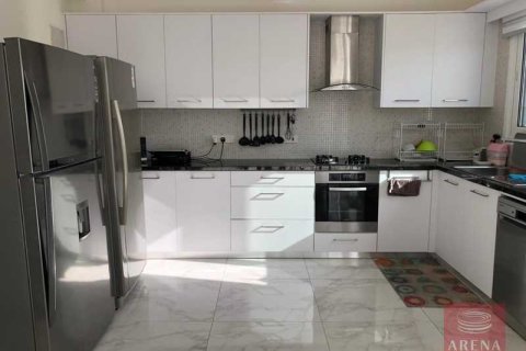 4 bedrooms Villa in Paralimni, Cyprus No. 101438 8