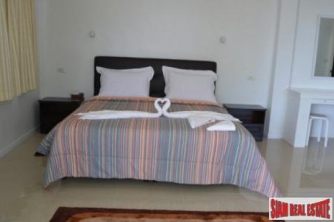 2 bedrooms Penthouse in Ko Lanta Yai, Thailand No. 96537 5