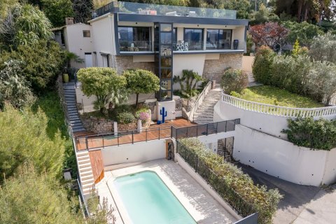 4 bedrooms House in Cannes, France No. 100268 2