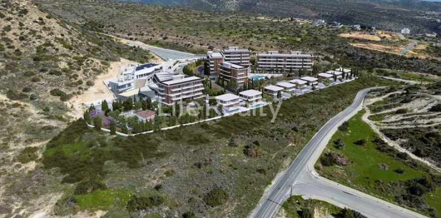 3 bedrooms House in Germasogeia, Cyprus No. 66535