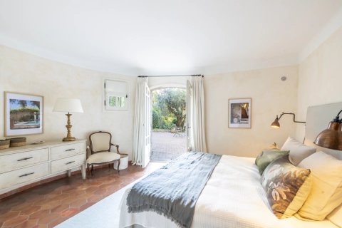 4 bedrooms House in Opio, France No. 72737 15