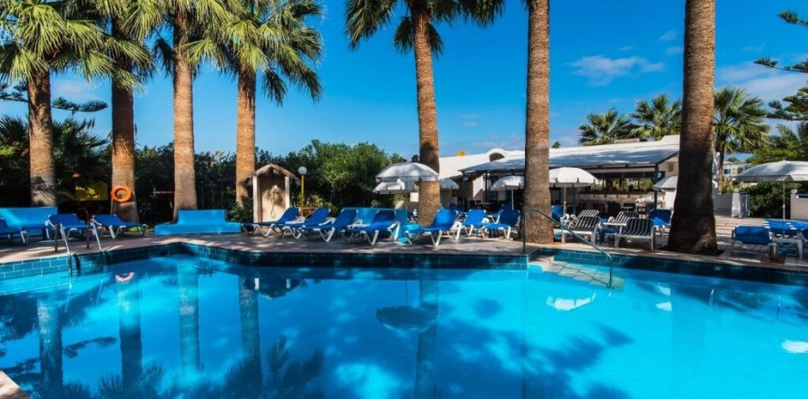 42 rooms Hotel in Hersonissos, Greece No. 56209