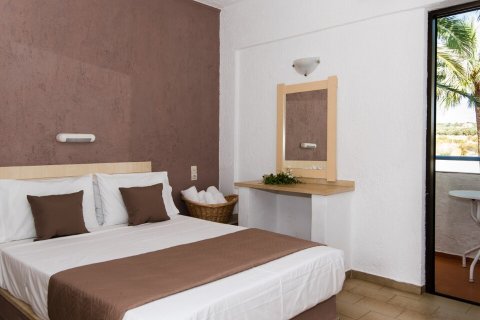 42 rooms Hotel in Hersonissos, Greece No. 56209 10