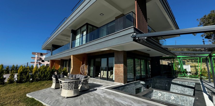 4 bedrooms Villa in Alanya, Turkey No. 20481