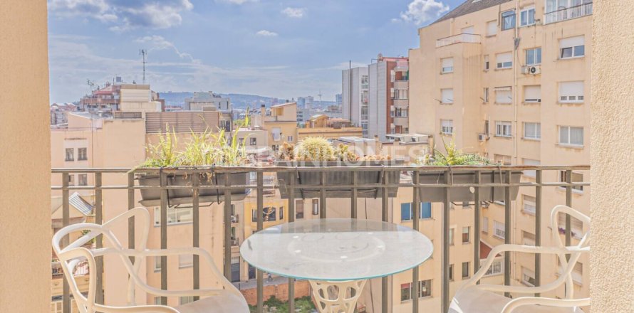 5 dormitorios Apartment en Barcelona, Spain No. 125813