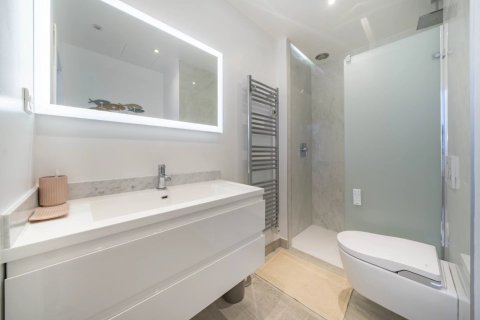 2 chambres Appartement à Antibes, France No. 67270 7