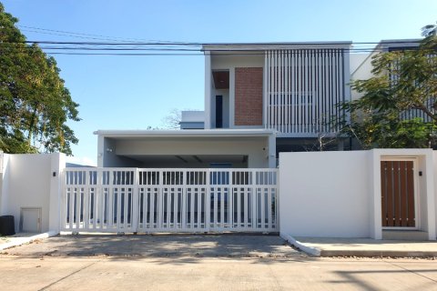 4 bedrooms House in Chiang Mai, Thailand No. 98158 1