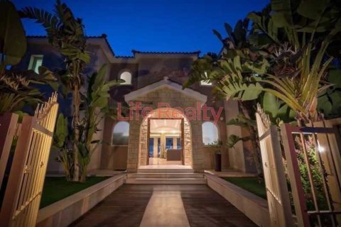 6 bedrooms House in Paphos, Cyprus No. 83099 1