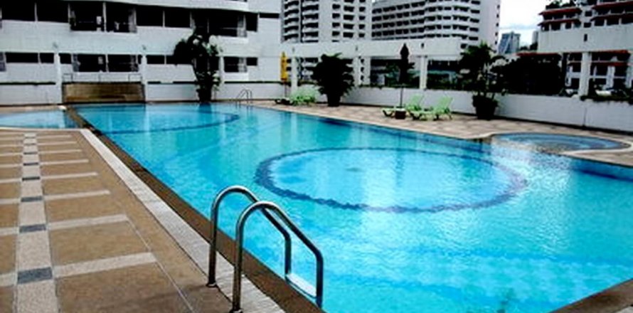 2 bedrooms Condo in Bangkok, Thailand No. 452