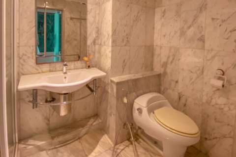 2 bedrooms Condo in Bangkok, Thailand No. 452 6