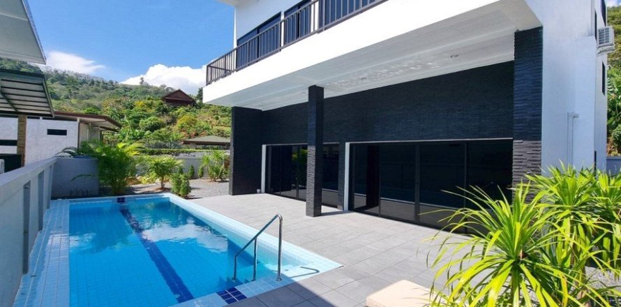 4 bedrooms Villa in Rawai, Thailand No. 97456